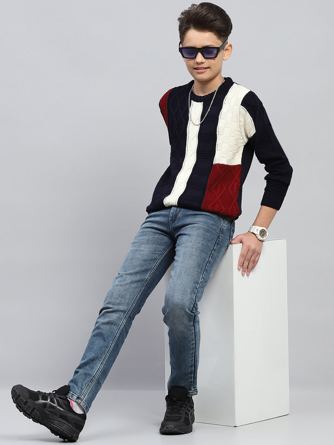 Boys Navy Blue Self Design Round Neck Full Sleeve Pullover