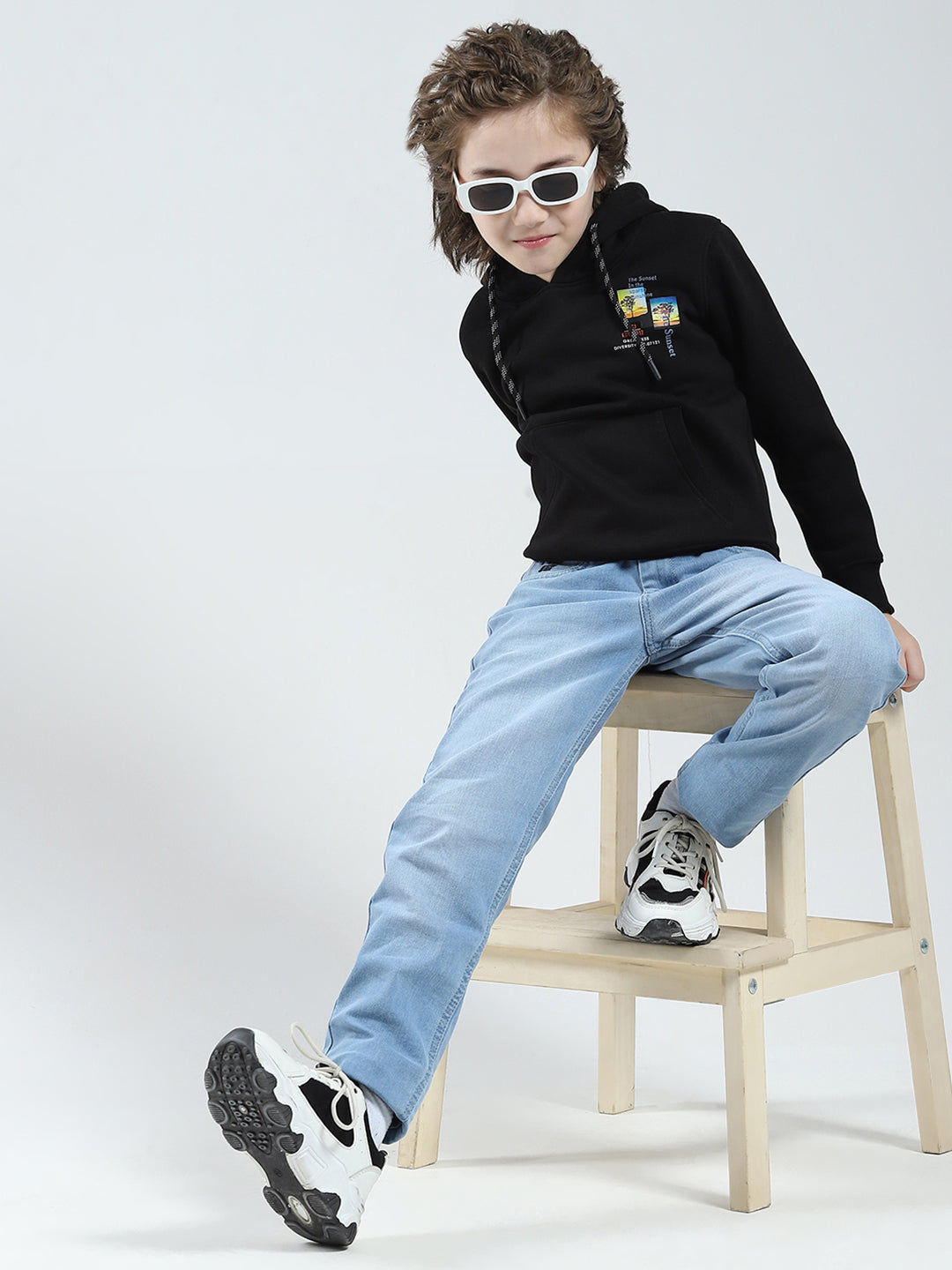 Boys Black Printed Hooded Full Sleeve Sweatshirt