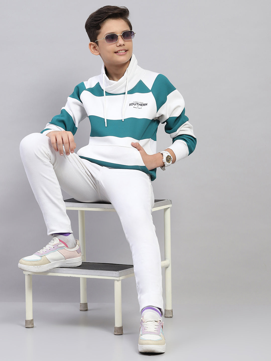 Boys Teal Blue Printed Fashion Neck Full Sleeve Sweatshirt