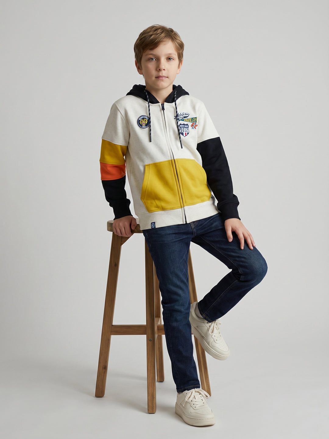 Boys White Printed Hooded Full Sleeve Sweatshirt
