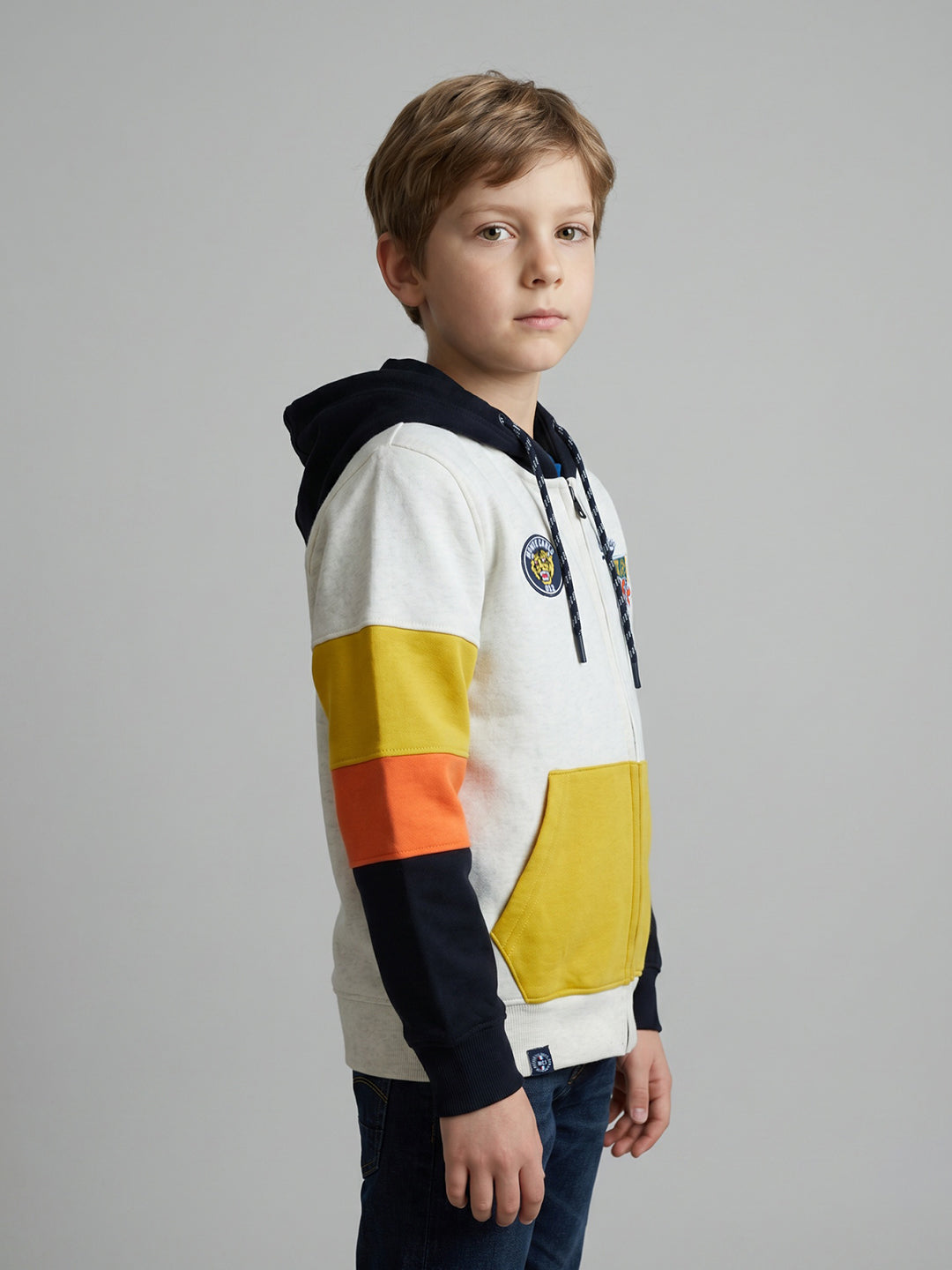 Boys White Printed Hooded Full Sleeve Sweatshirt