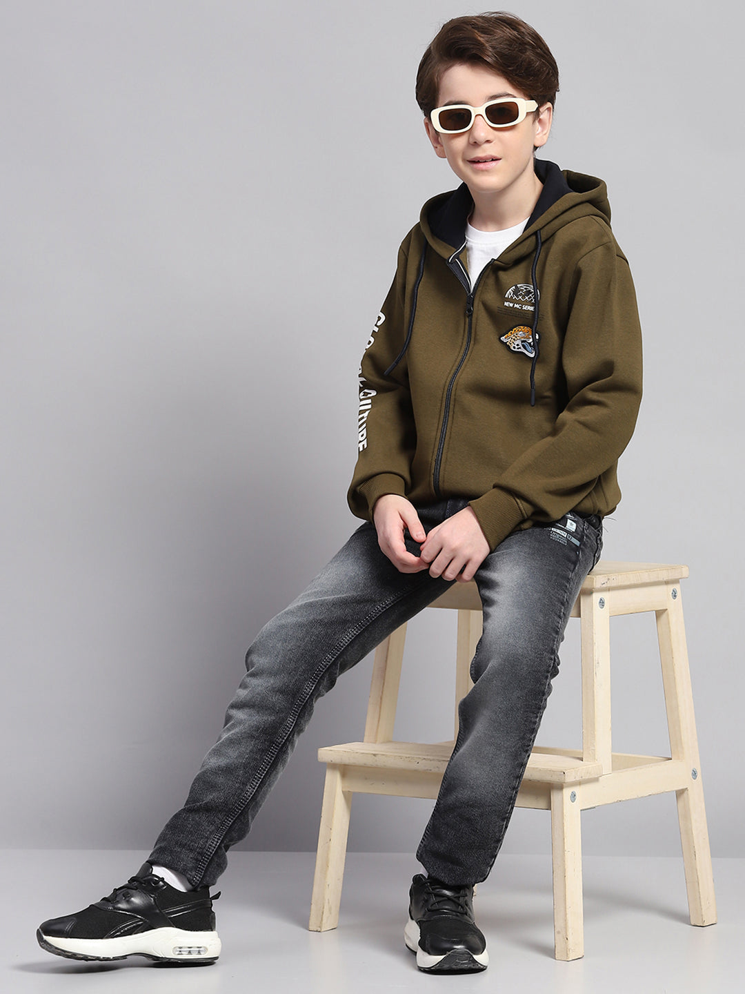 Boys Olive Printed Hooded Full Sleeve Sweatshirt