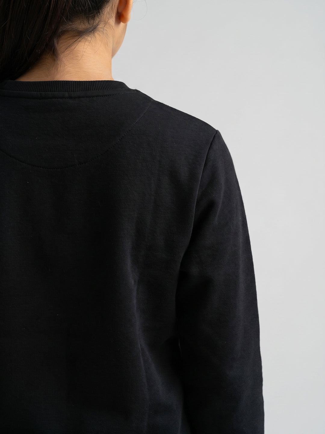 Girls Black Self Design Round Neck Full Sleeve Sweatshirt