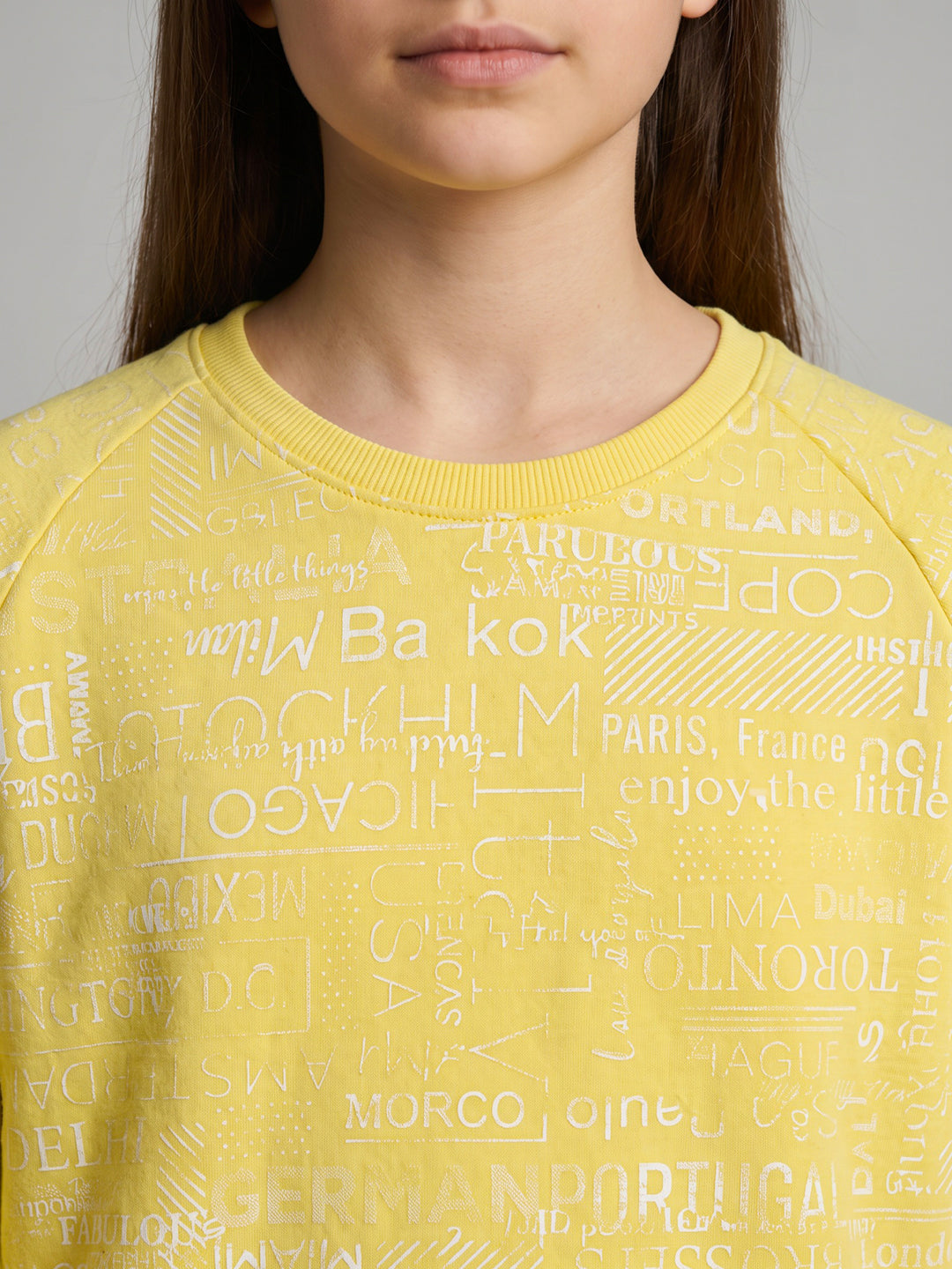 Girls Yellow Self Design Round Neck Full Sleeve Sweatshirt