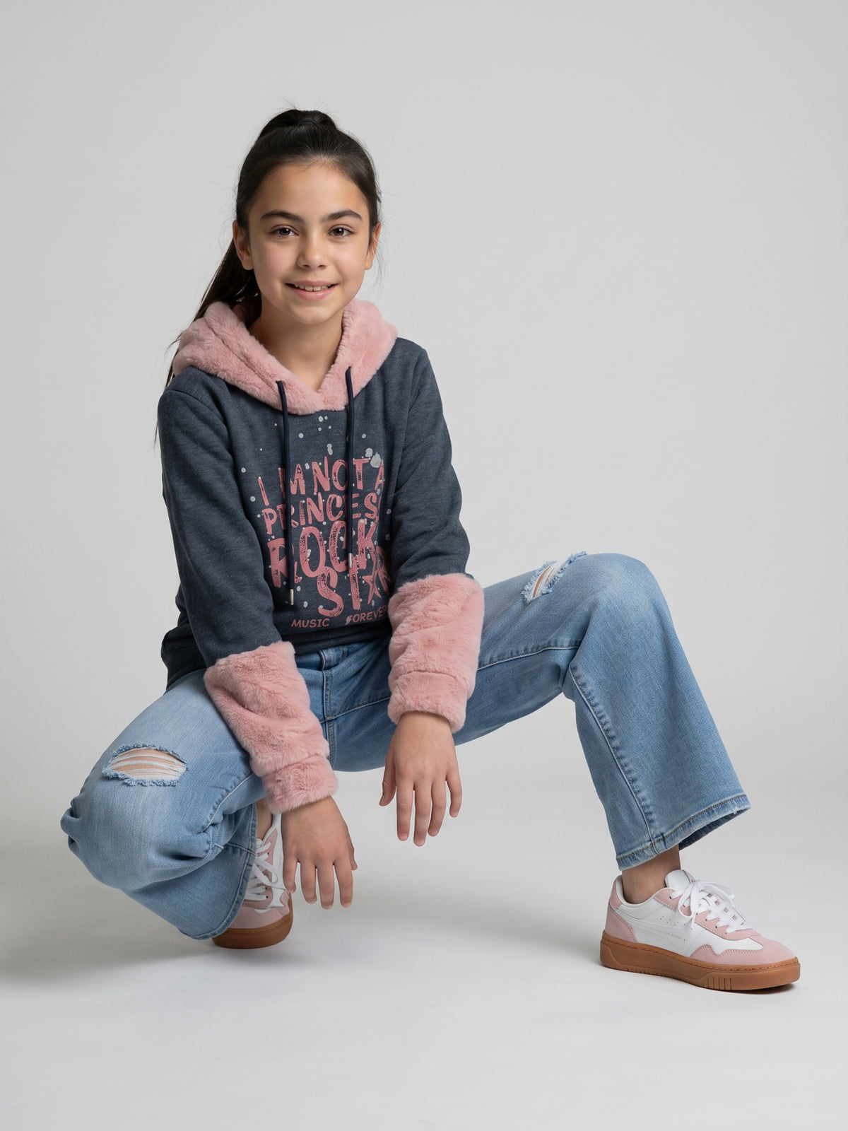 Girls Grey Printed Hooded Full Sleeve Sweatshirt