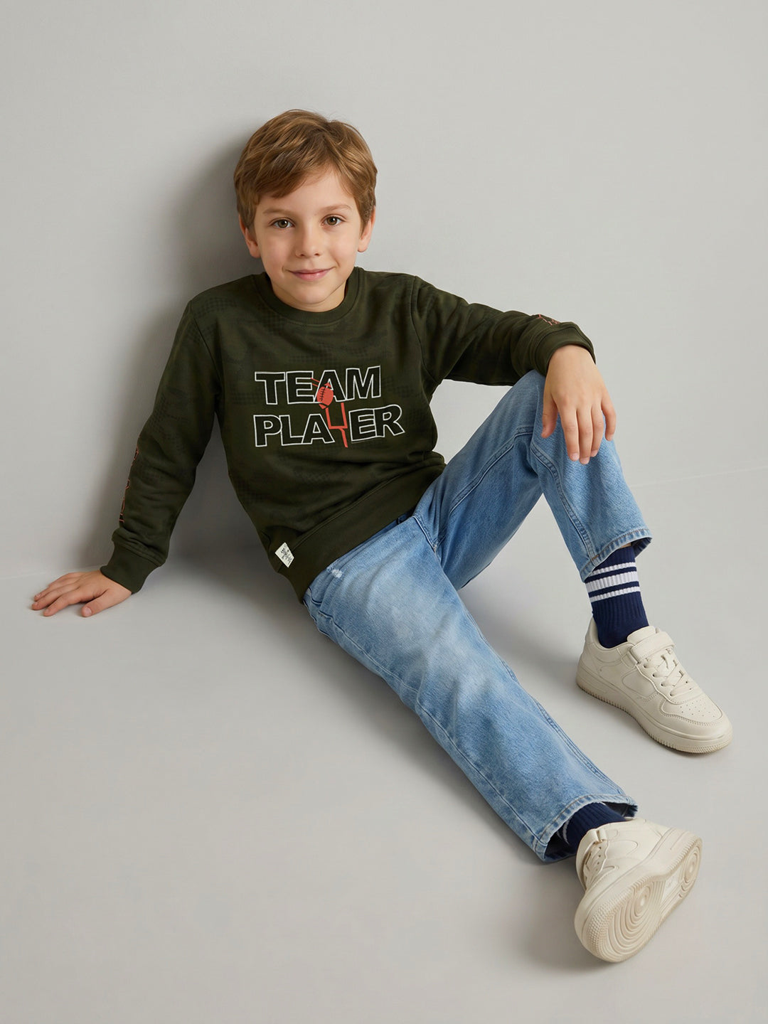 Boys Olive Printed Round Neck Full Sleeve Sweatshirt