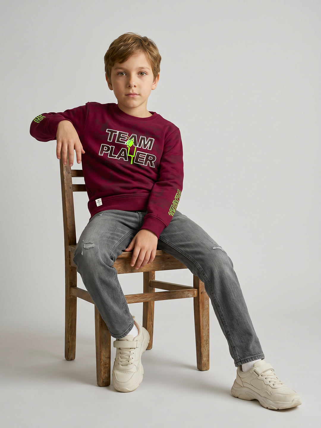 Boys Maroon Printed Round Neck Full Sleeve Sweatshirt