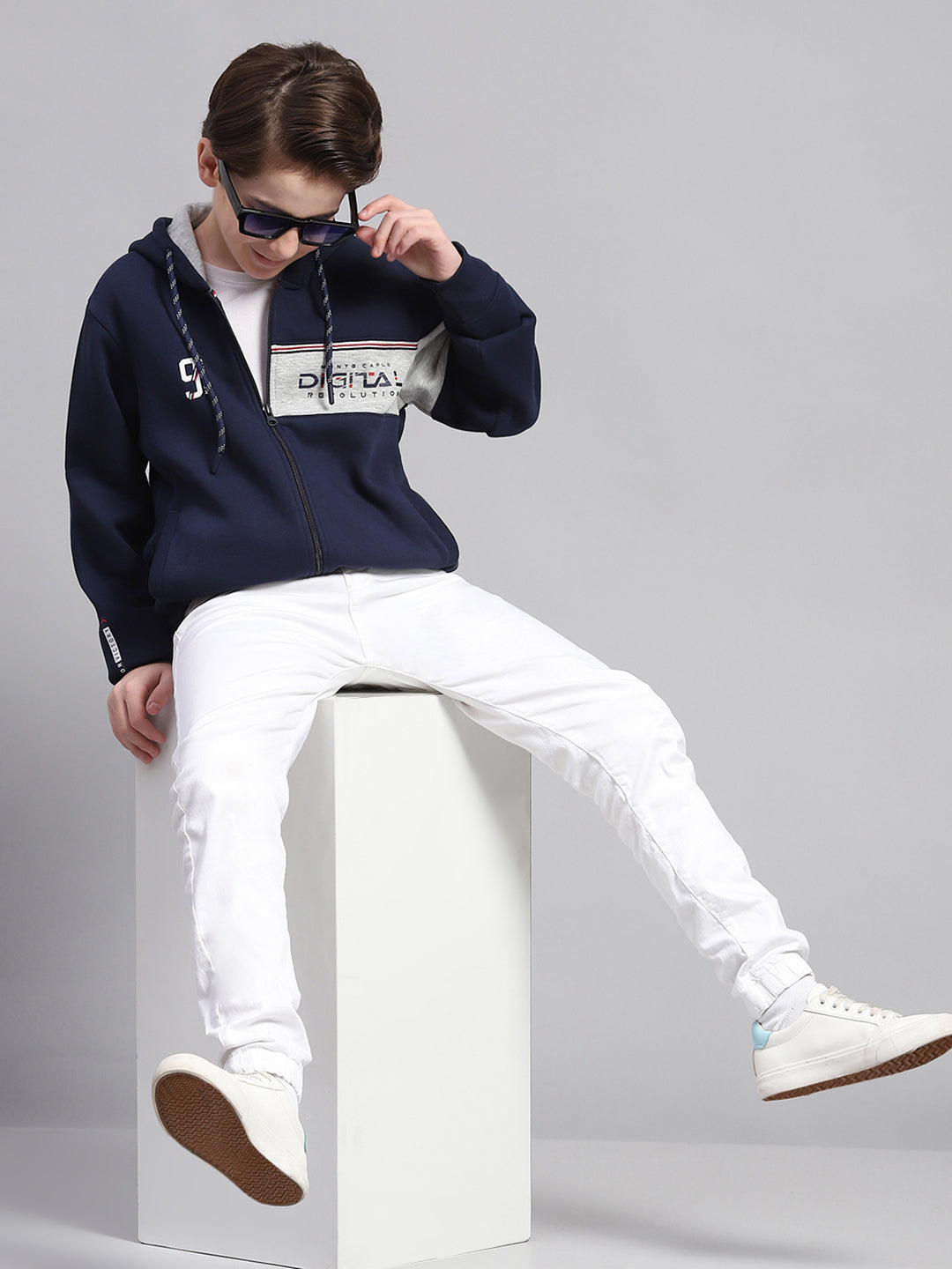 Boys Navy Blue Printed Hooded Full Sleeve Sweatshirt