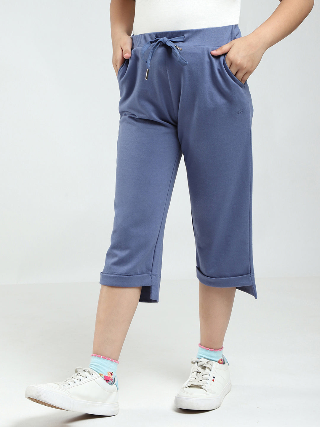 Girls Blue Solid Regular Fit Capri