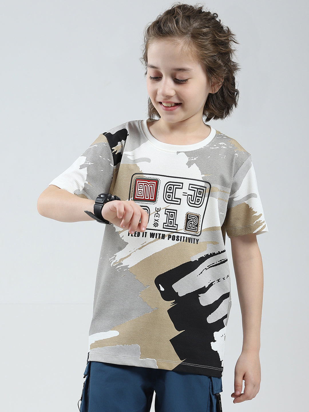 Boys White Printed Round Neck Half Sleeve T-Shirt