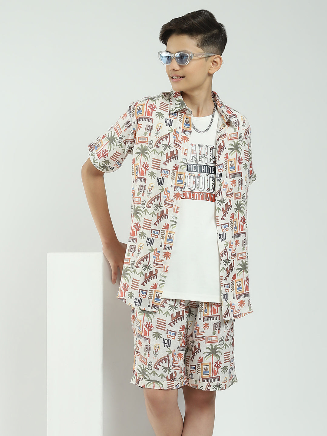 Boys White Printed Collar Half Sleeve Cords Set