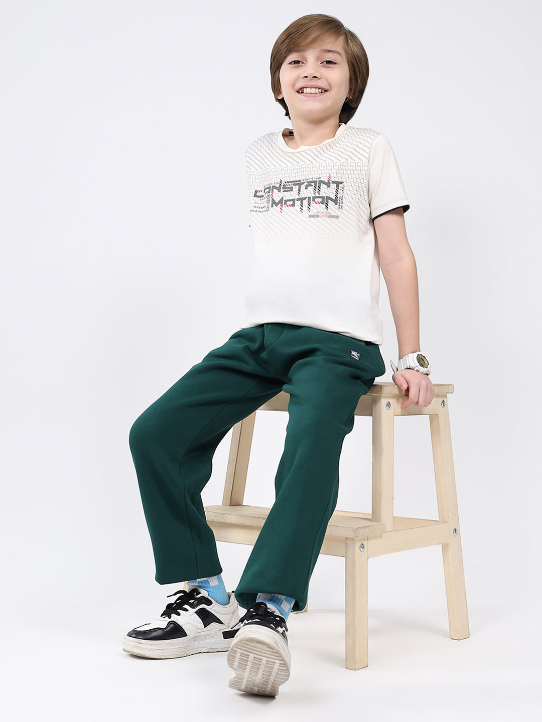 Boys Dark Green Solid Regular Fit Lower