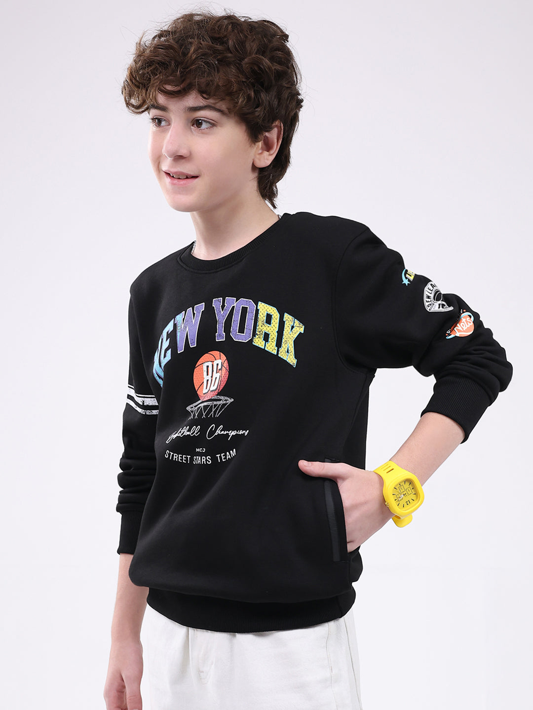Boys Black Printed Round Neck Full Sleeve Sweatshirt