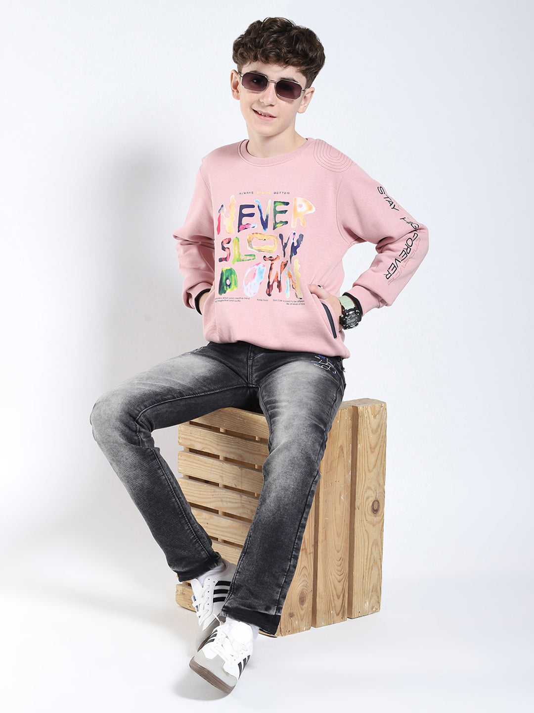 Boys Pink Printed Round Neck Full Sleeve Sweatshirt
