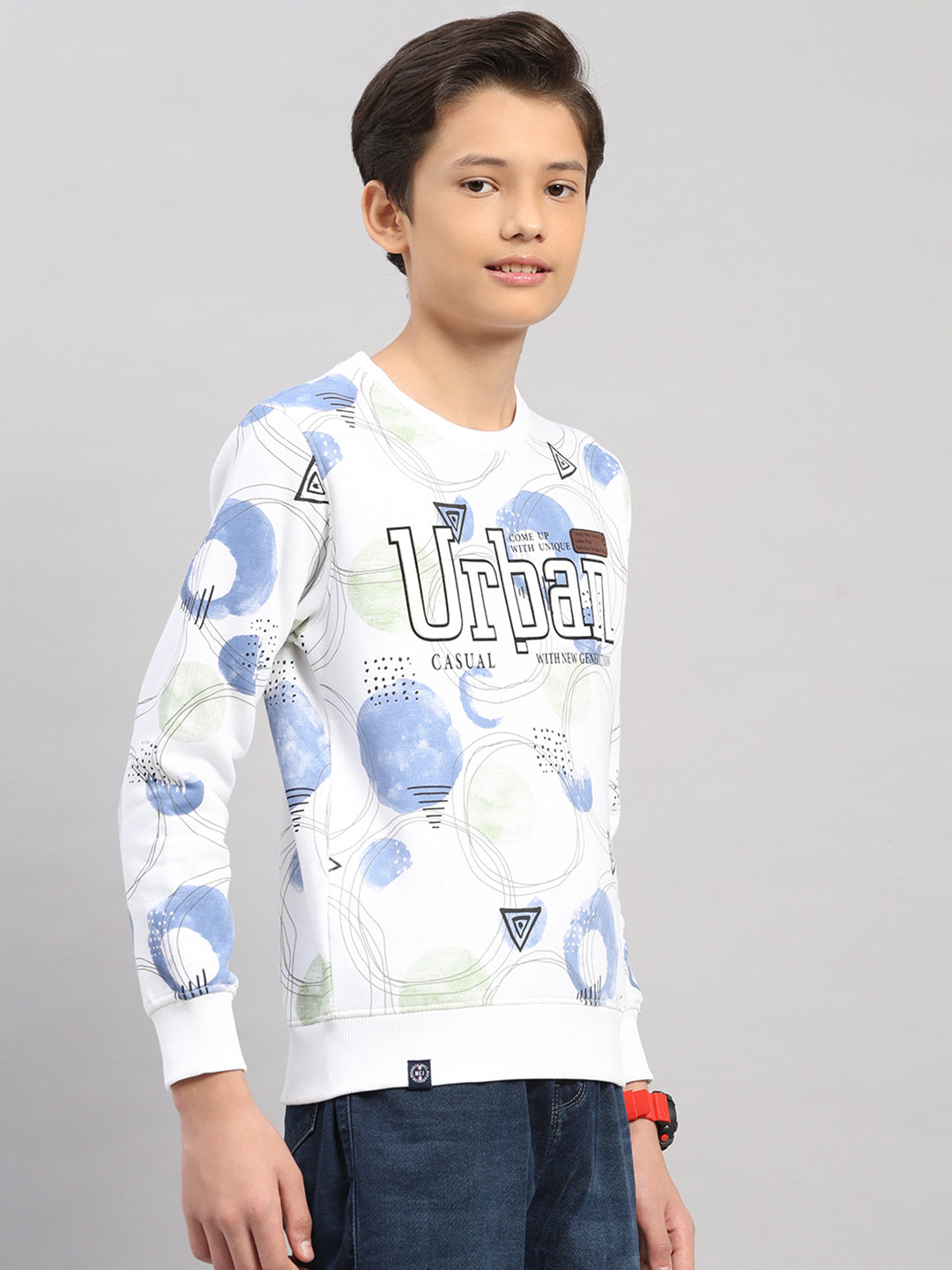 Boys White Printed Round Neck Full Sleeve Sweatshirt
