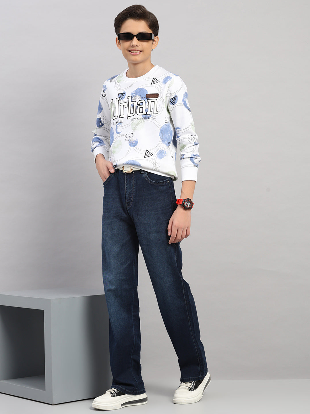 Boys White Printed Round Neck Full Sleeve Sweatshirt