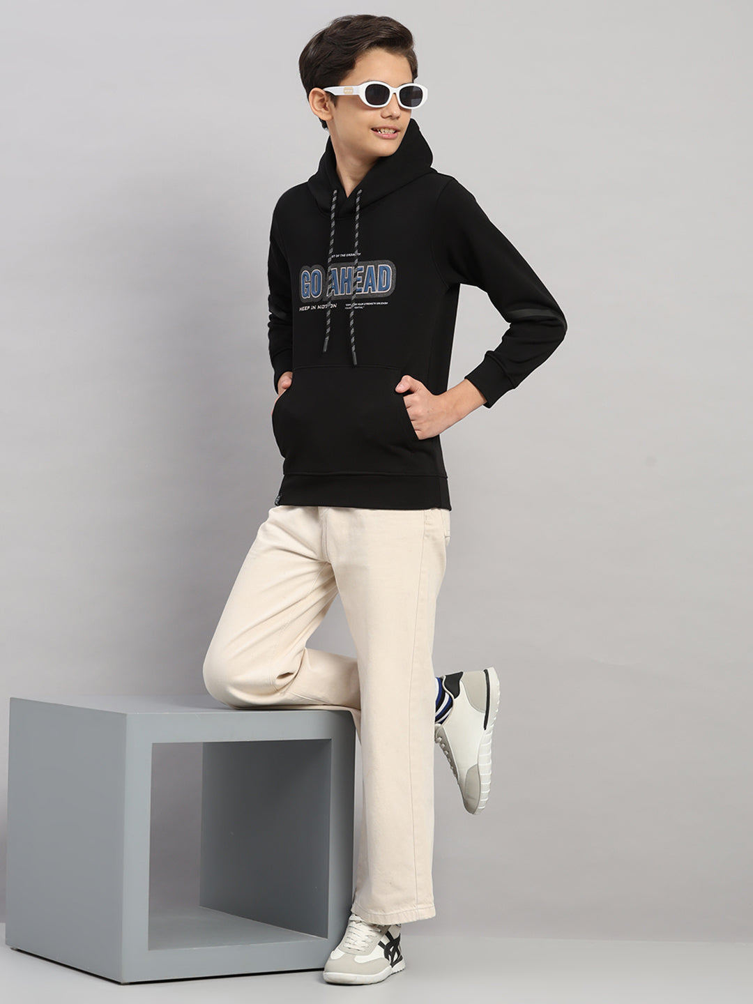 Boys Black Printed Round Neck Full Sleeve Sweatshirt