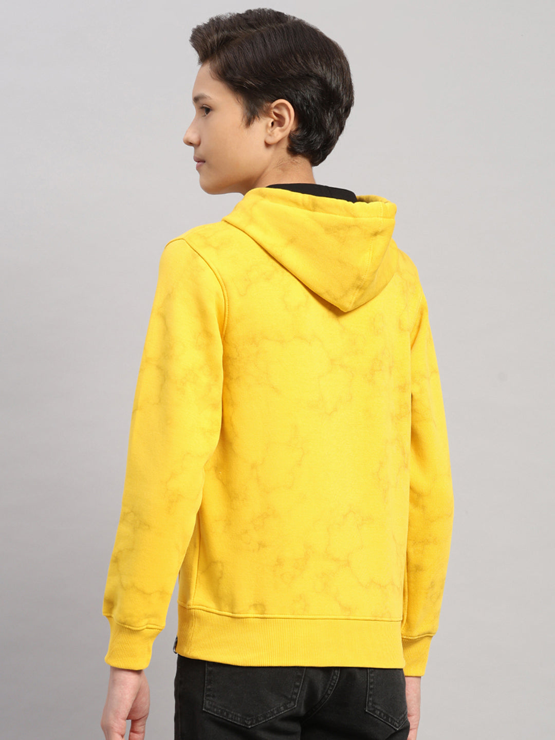 Boys Yellow Printed Round Neck Full Sleeve Sweatshirt