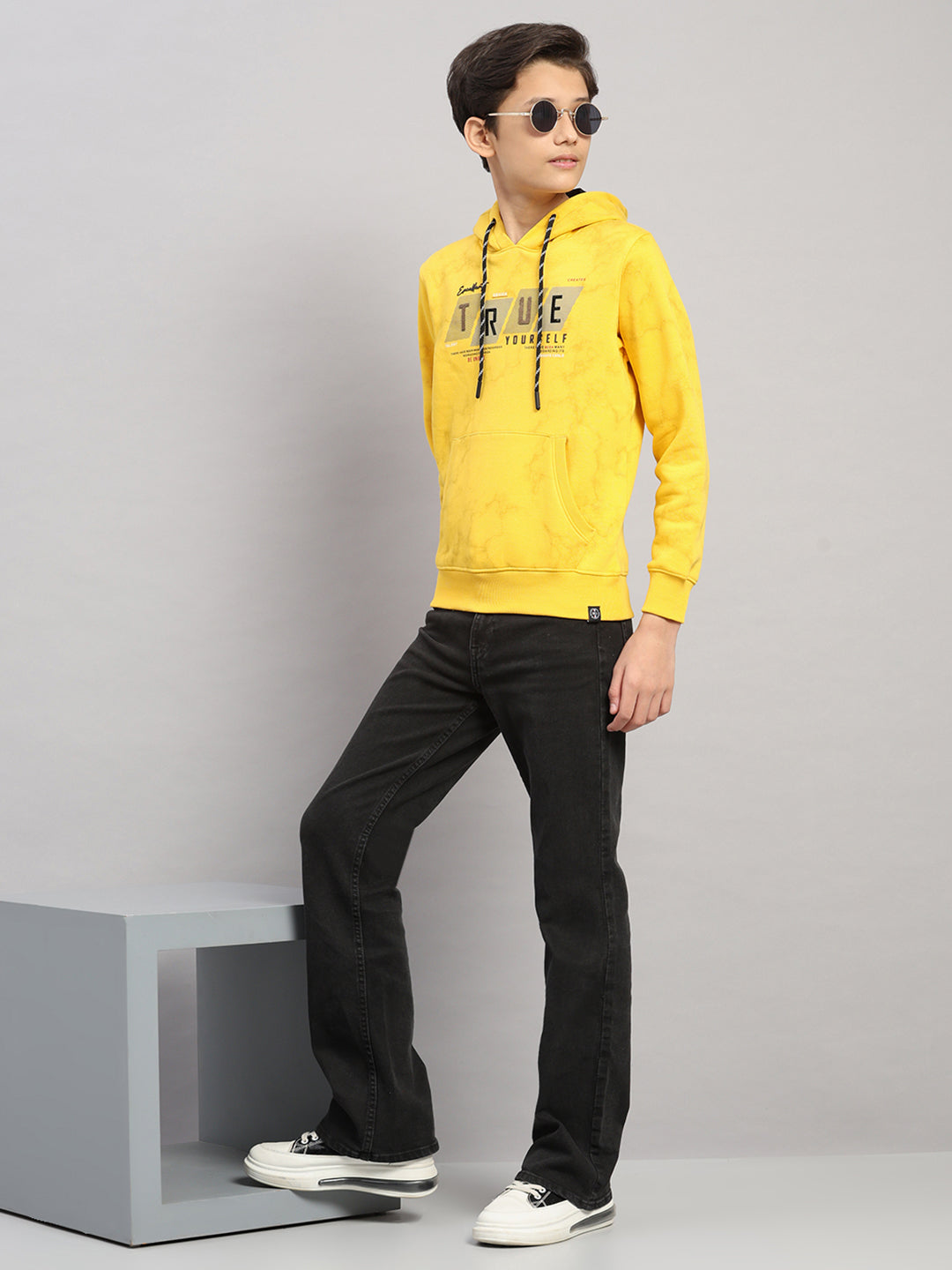 Boys Yellow Printed Round Neck Full Sleeve Sweatshirt