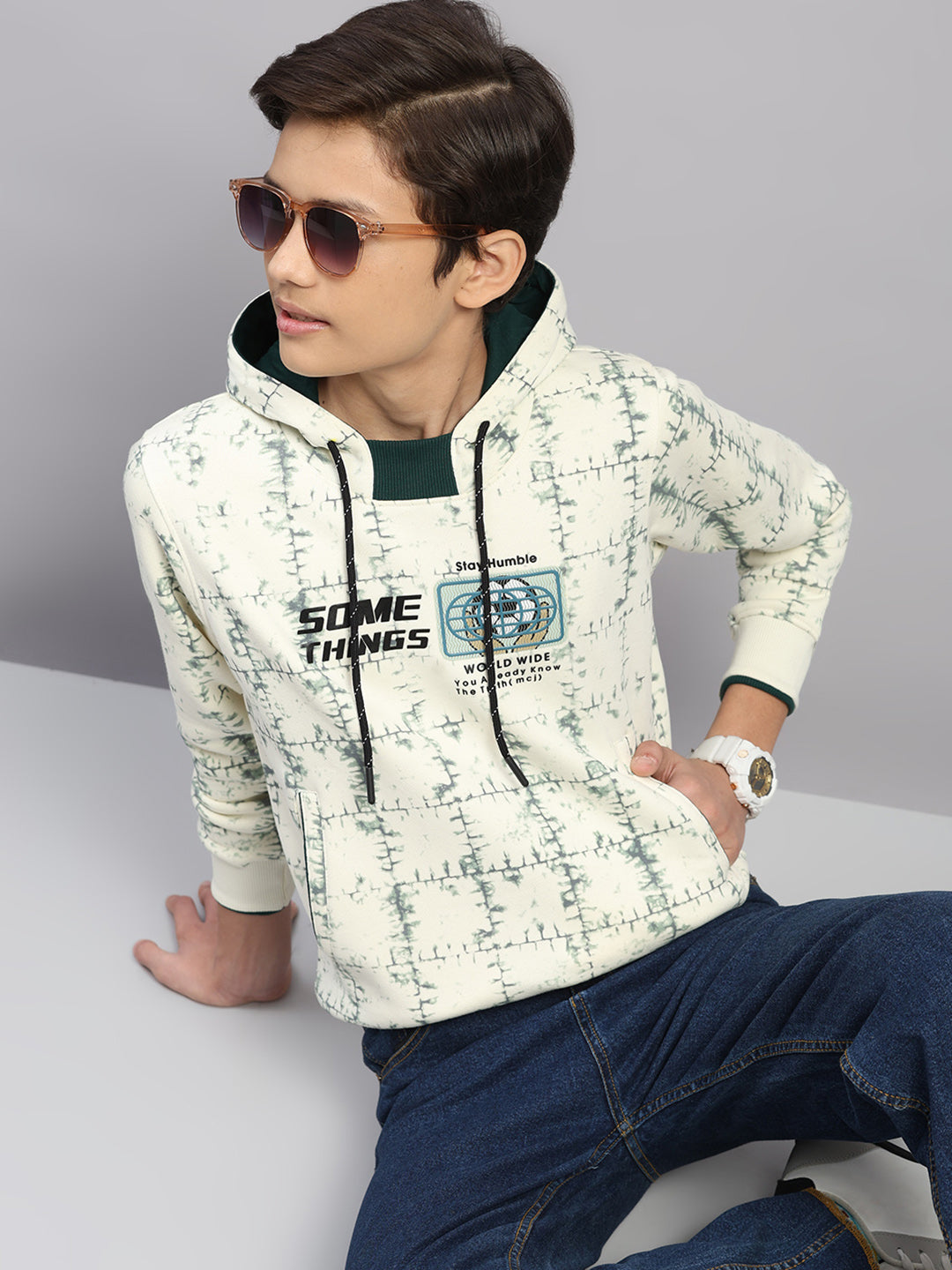 Boys Cream Printed Round Neck Full Sleeve Sweatshirt