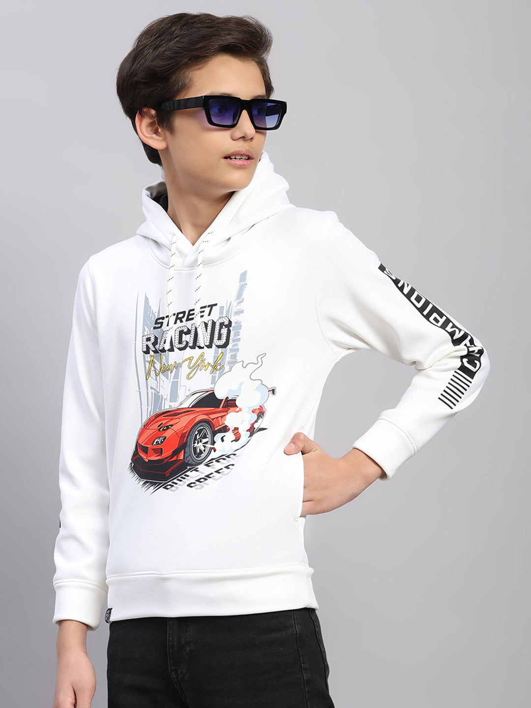 Boys White Printed Round Neck Full Sleeve Sweatshirt