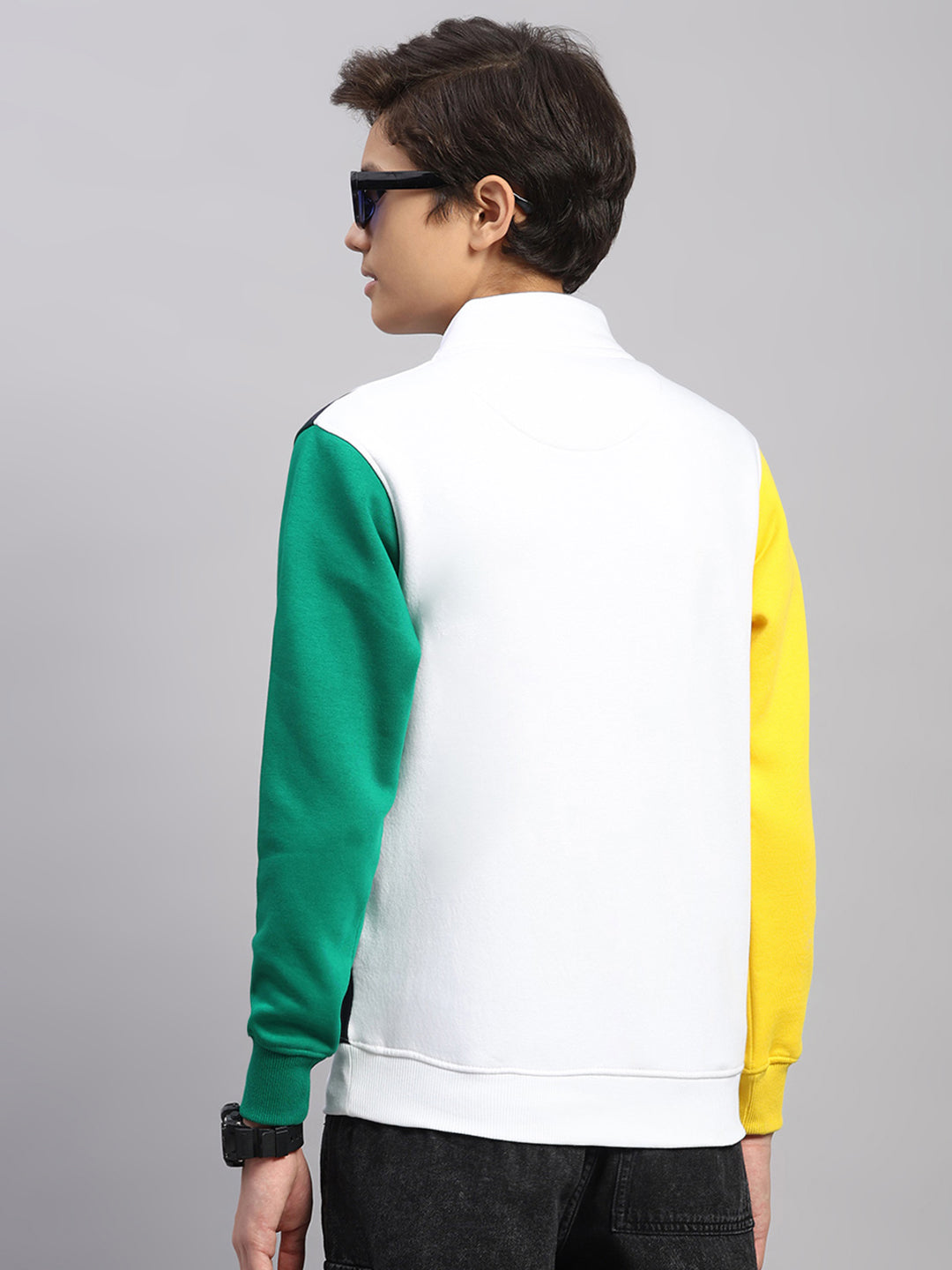 Boys White Printed Collar Full Sleeve Sweatshirt