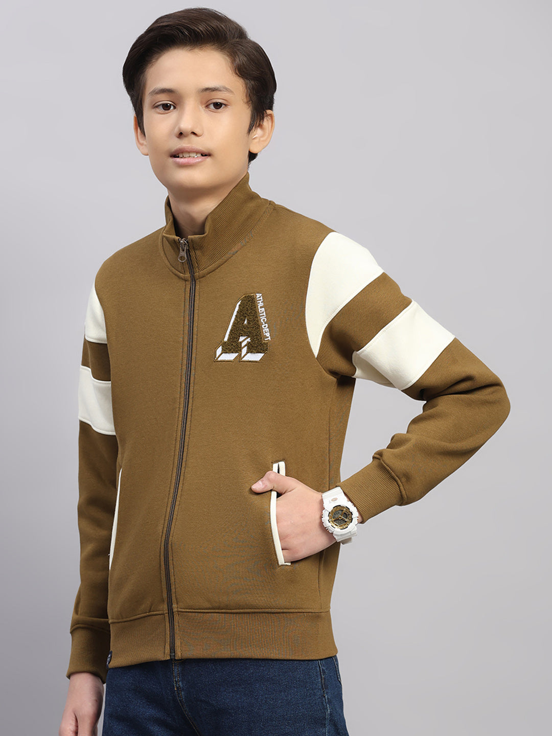 Boys Olive Embroidered Round Neck Full Sleeve Sweatshirt