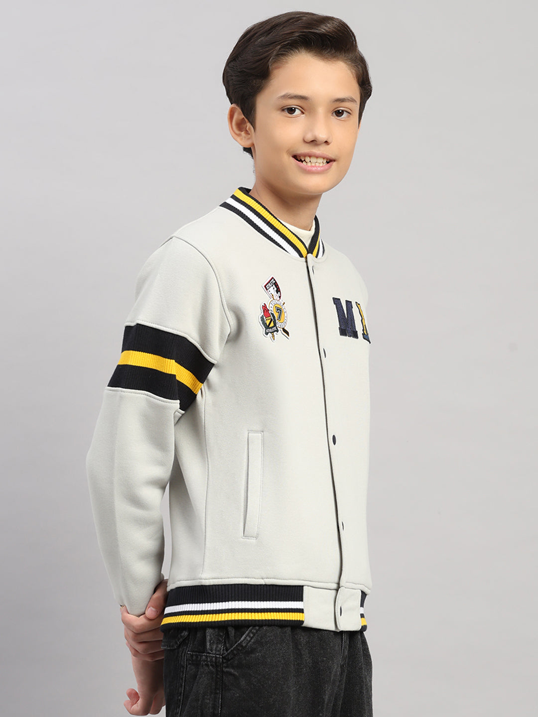 Boys Grey Embroidered Round Neck Full Sleeve Sweatshirt