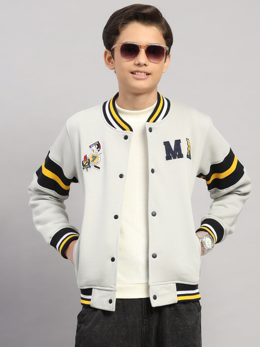 Boys Grey Embroidered Round Neck Full Sleeve Sweatshirt