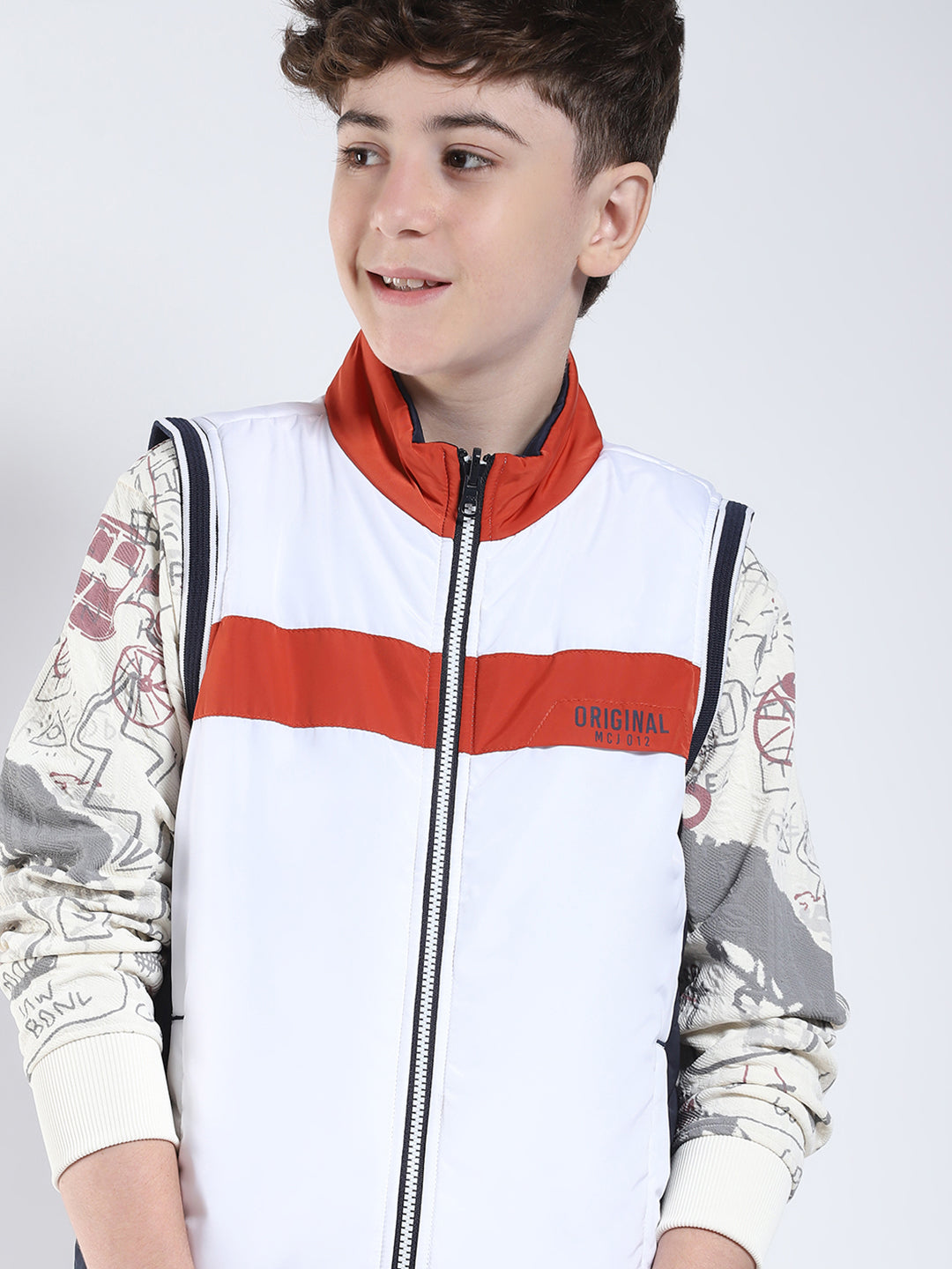 Boys White Printed Mock Neck Sleeveless Reversible Jacket