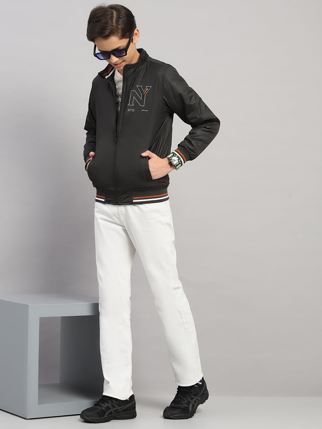 Boys Black Solid Collar Full Sleeve Jacket
