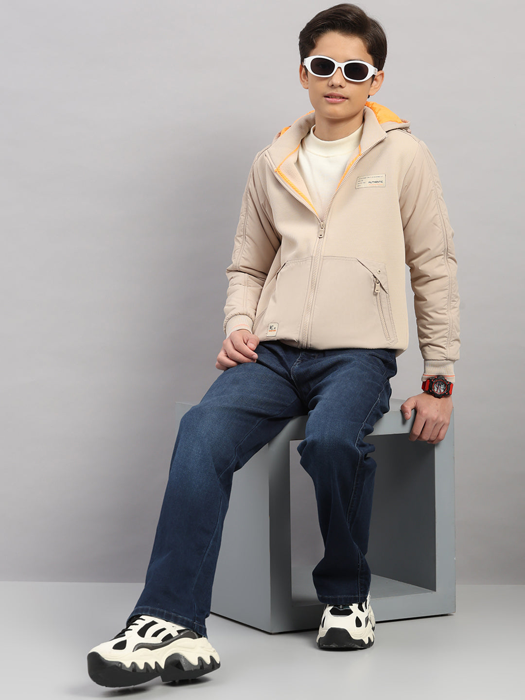 Boys Beige Solid Hooded Full Sleeve Jacket