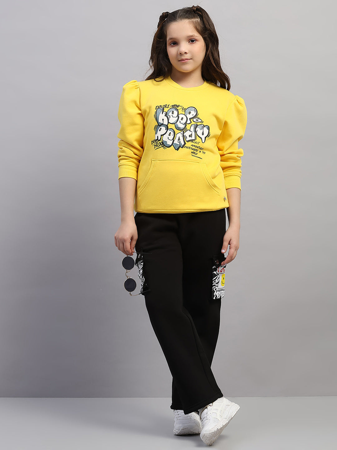 Girls Yellow Printed Round Neck Full Sleeve Sweatshirt