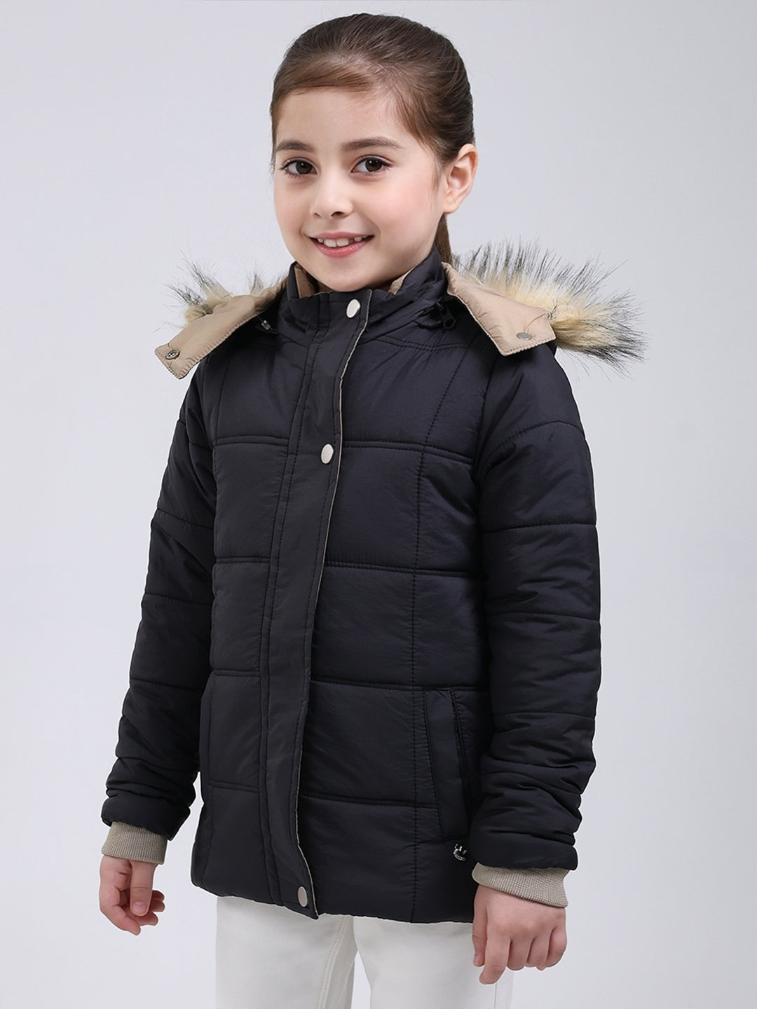 Girls Black Solid Hooded Full Sleeve Jacket