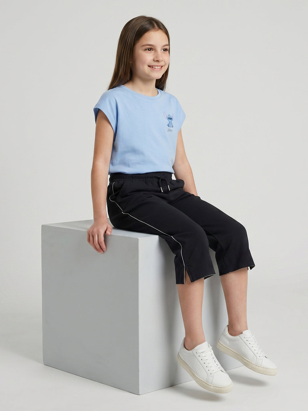 Girls Black Solid Regular Fit Capri