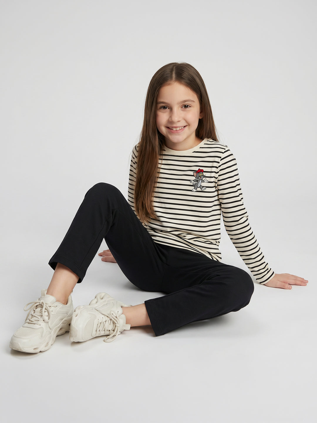 Girls Black Solid Regular Fit Lower