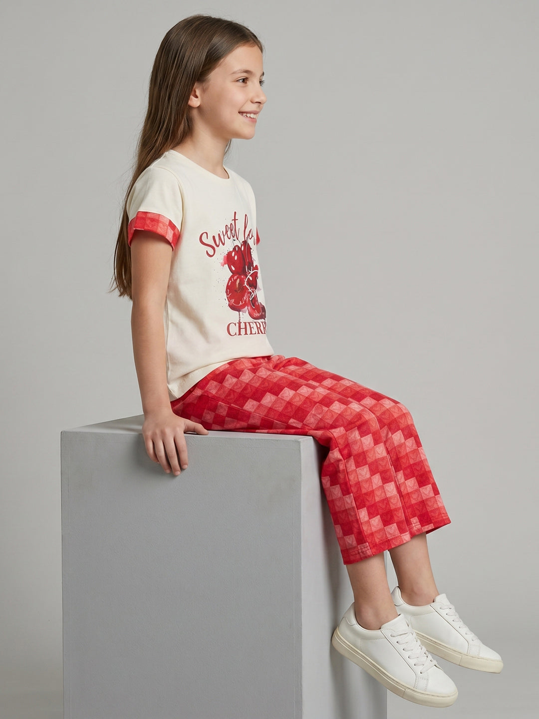 Girls Off White Printed Round Neck Half Sleeve Lower Set