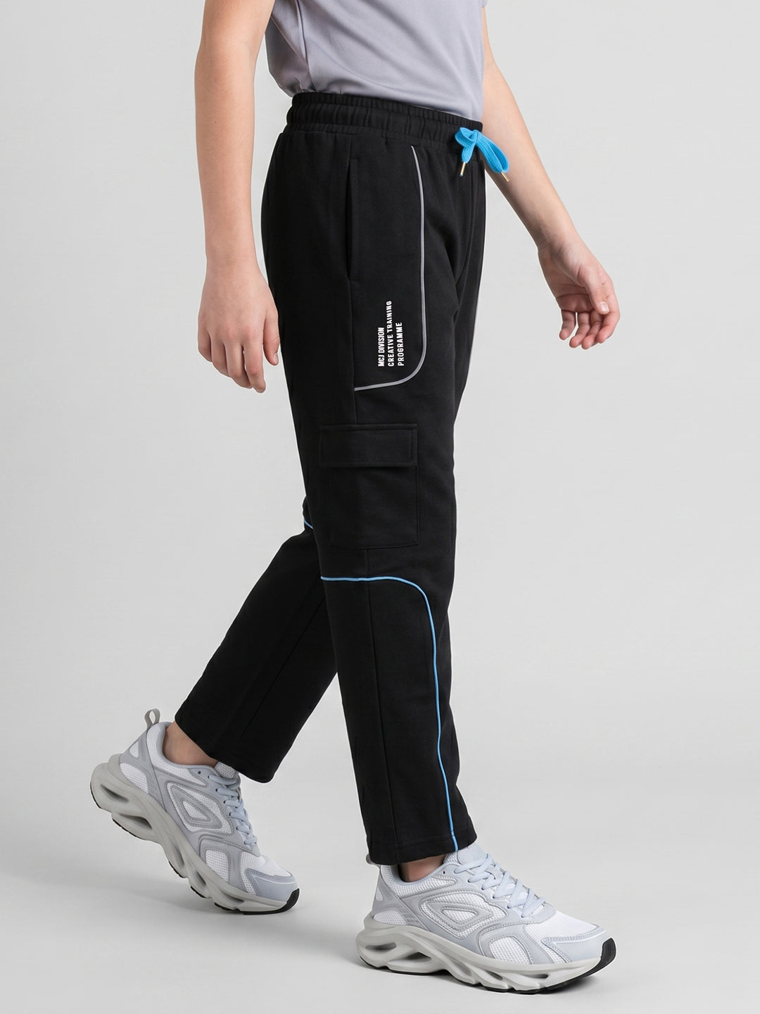Boys Black Solid Regular Fit Lower