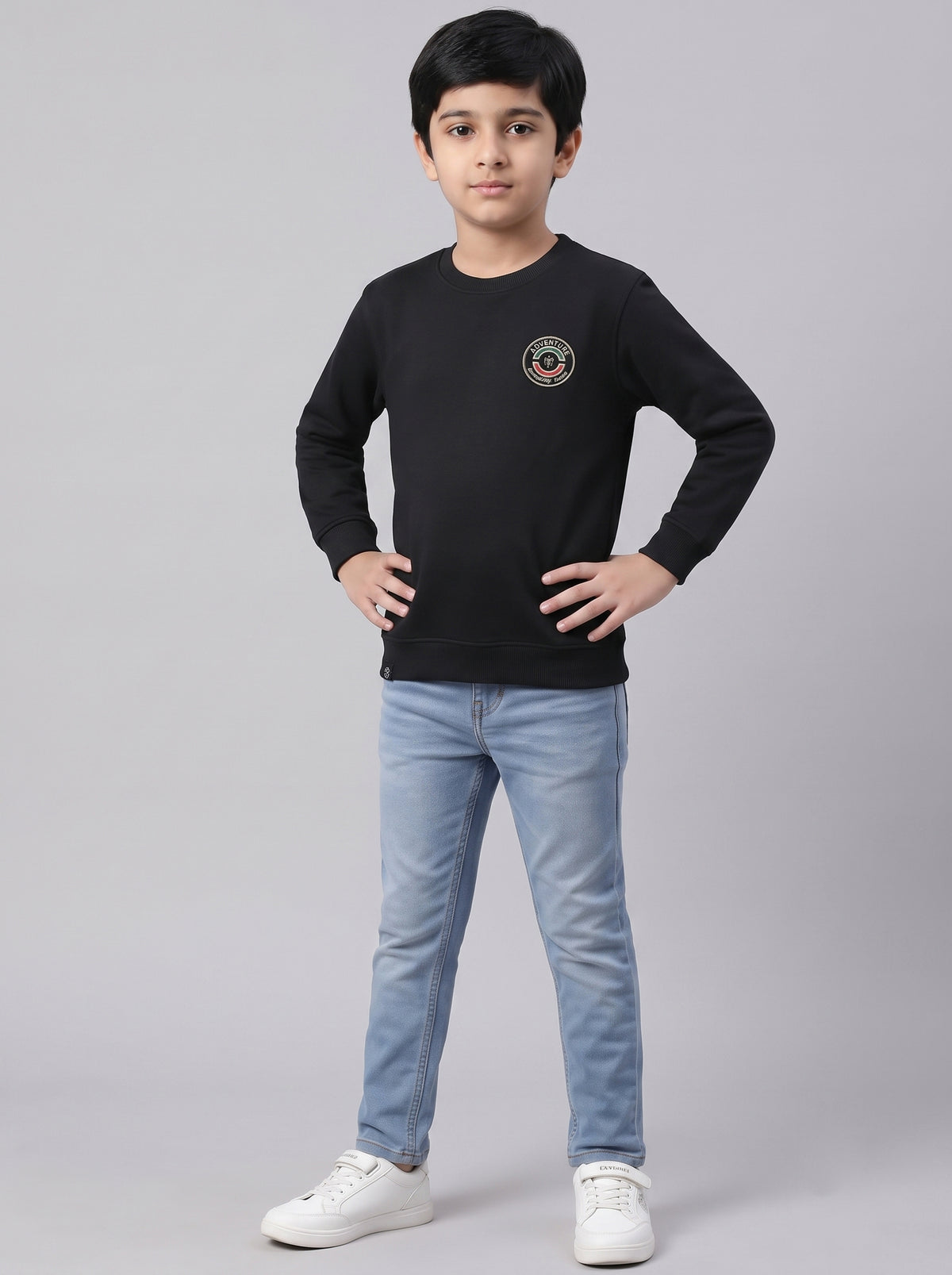 Boys Black Solid Round Neck Full Sleeve Sweatshirt
