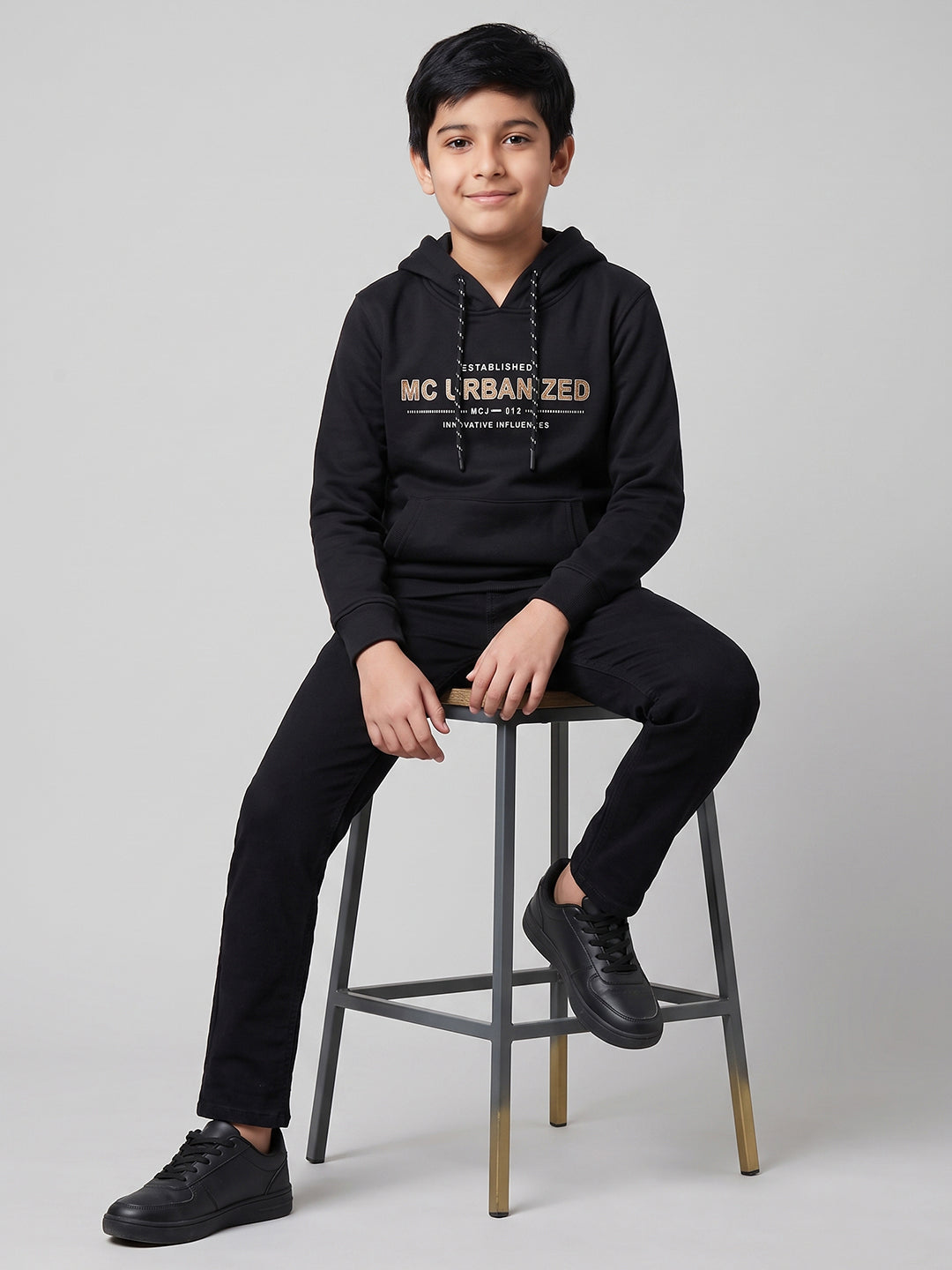 Boys Black Printed Hooded Full Sleeve Sweatshirt