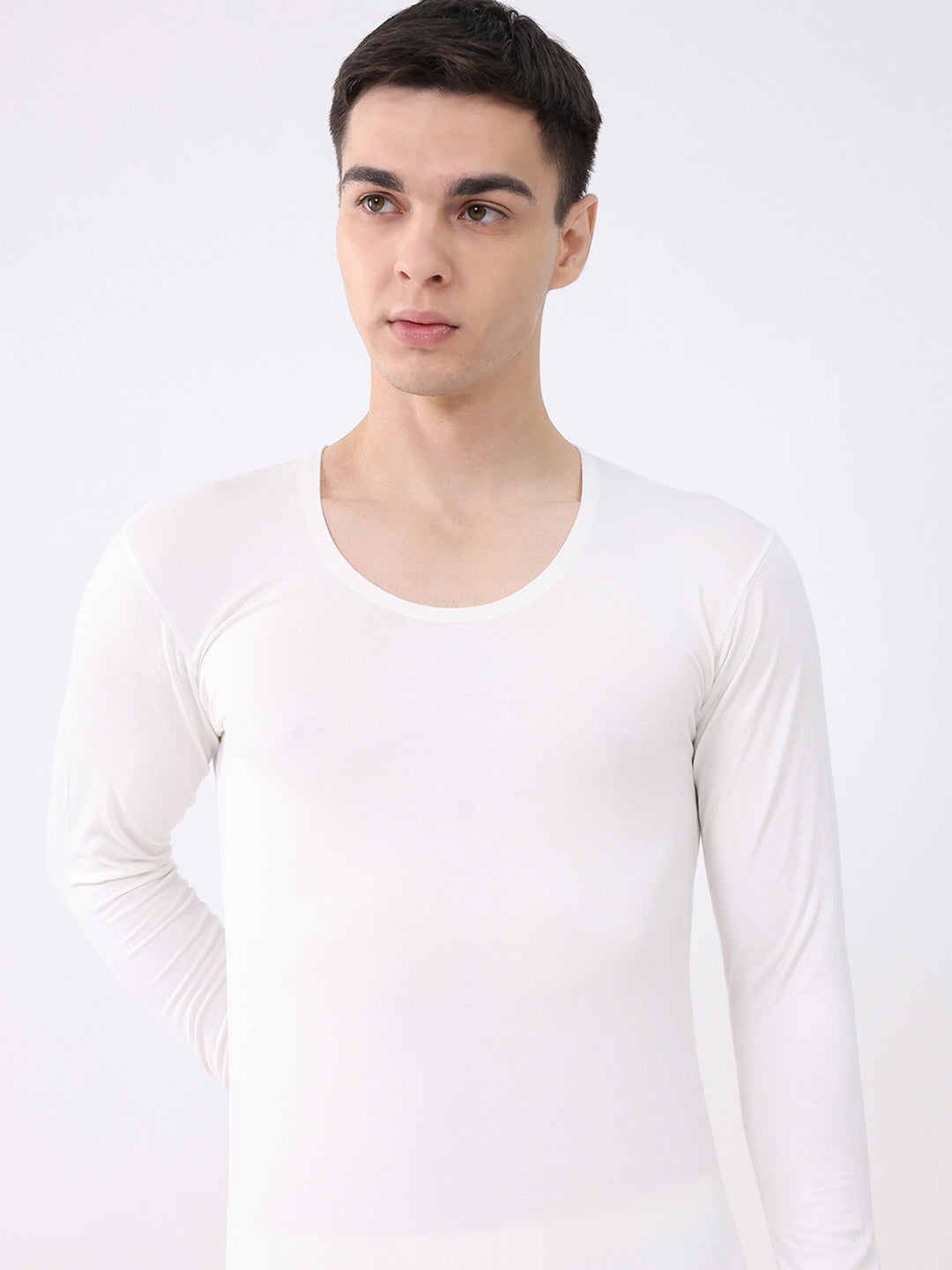 Men White Solid Round Neck Full Sleeve Thermal Vest