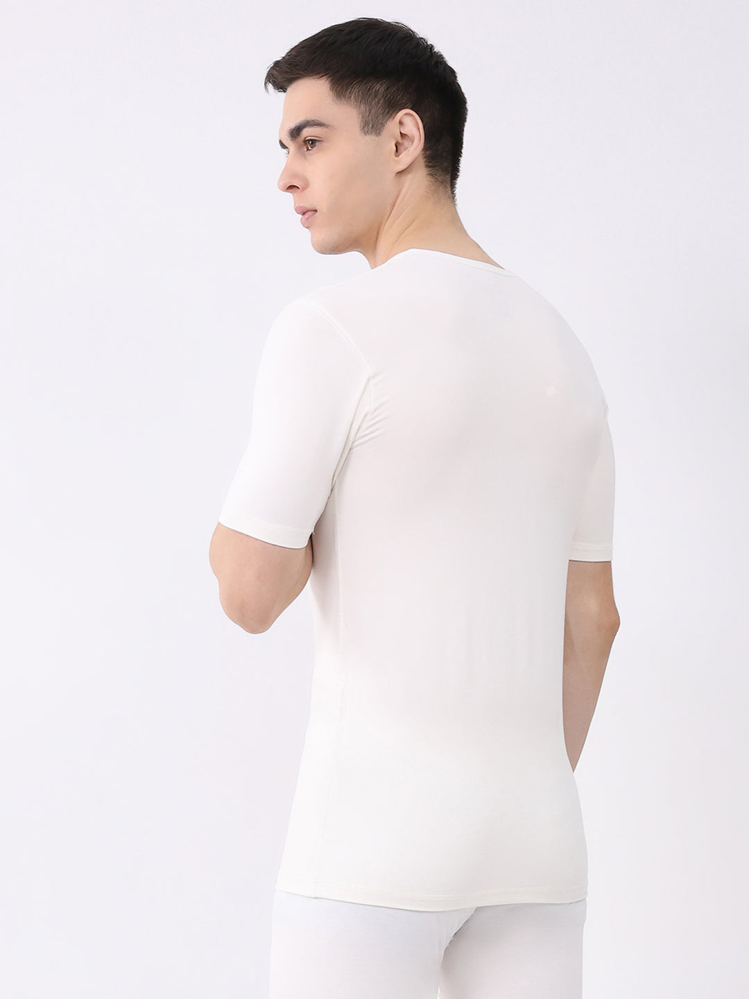 Men White Solid Round Neck Half Sleeve Thermal Vest