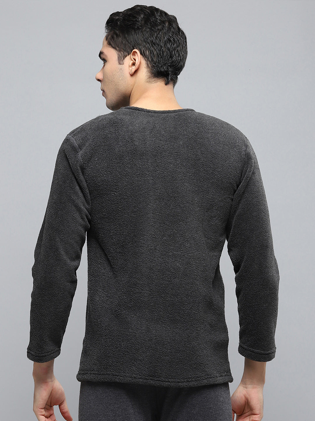Men Black Solid Round Neck Full Sleeve Thermal Vest