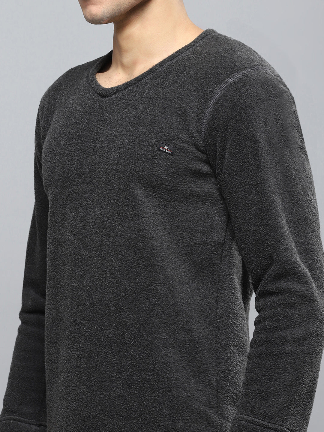 Men Black Solid Round Neck Full Sleeve Thermal Vest