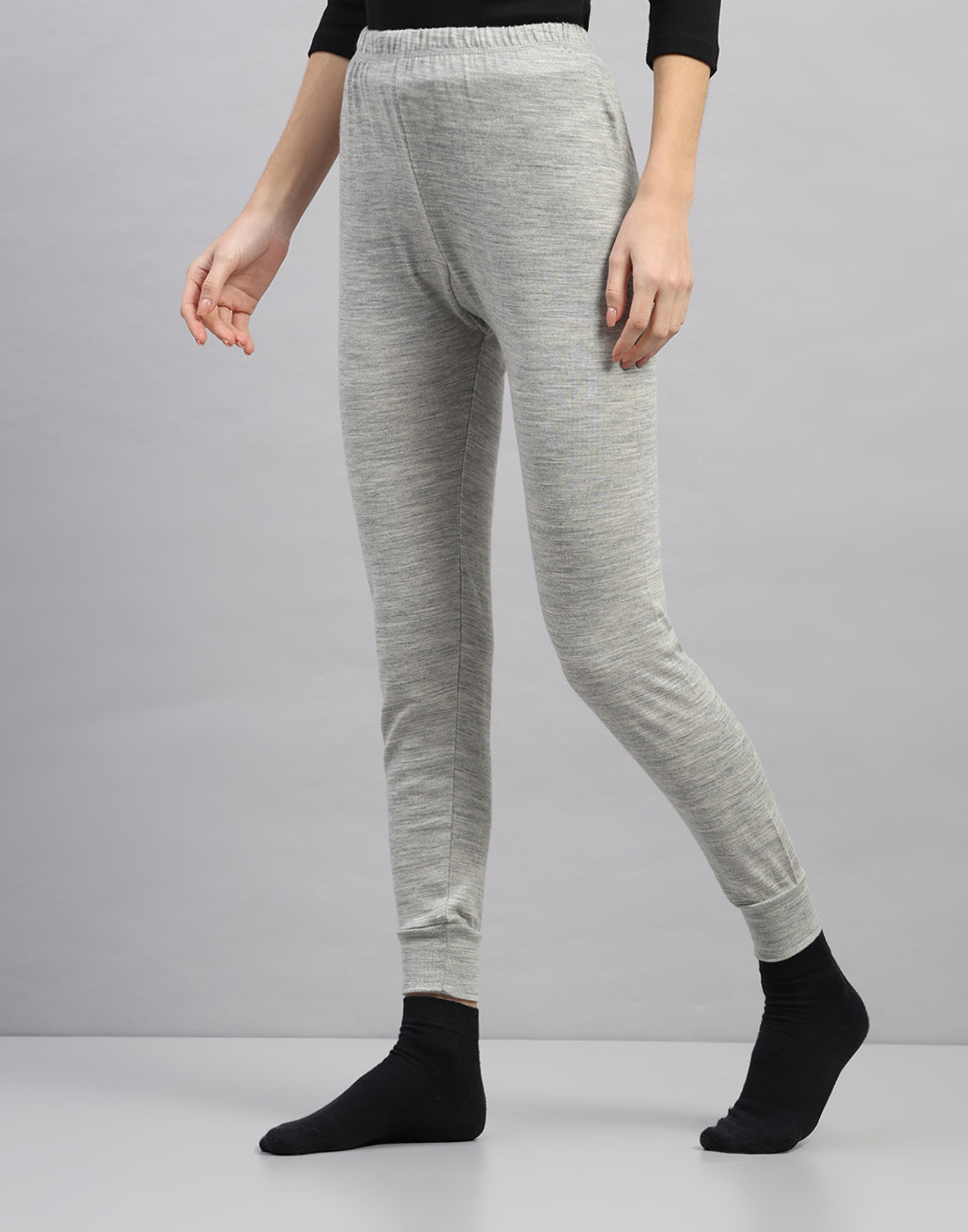 Women Grey Solid Regular Fit Thermal Lower