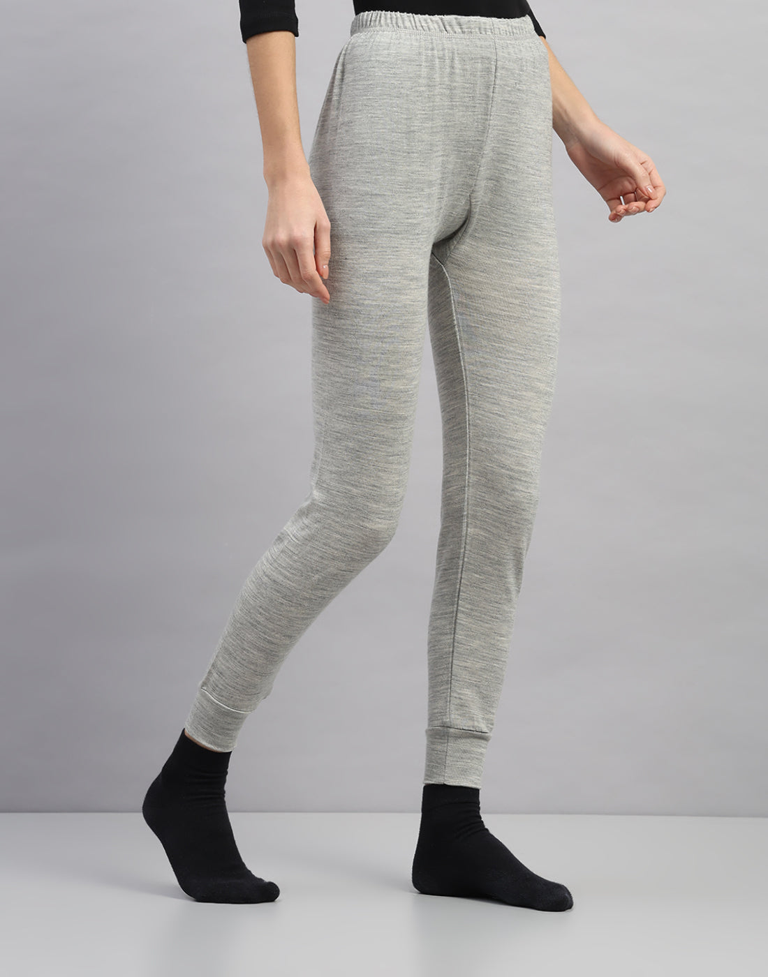 Women Grey Solid Regular Fit Thermal Lower