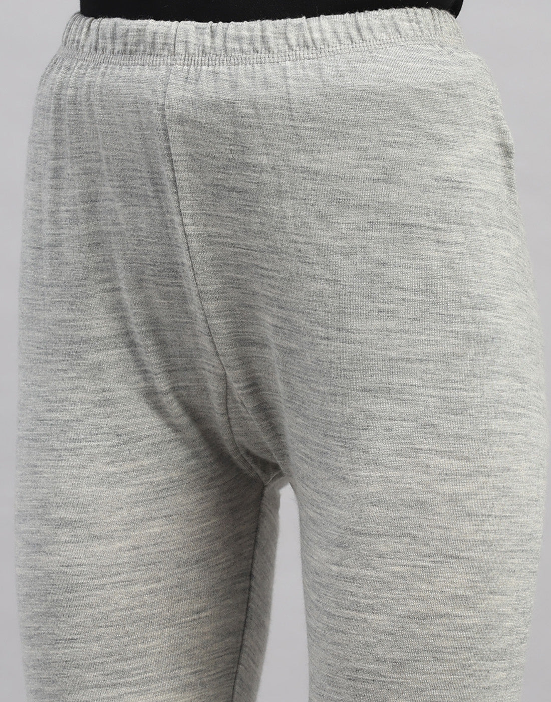 Women Grey Solid Regular Fit Thermal Lower