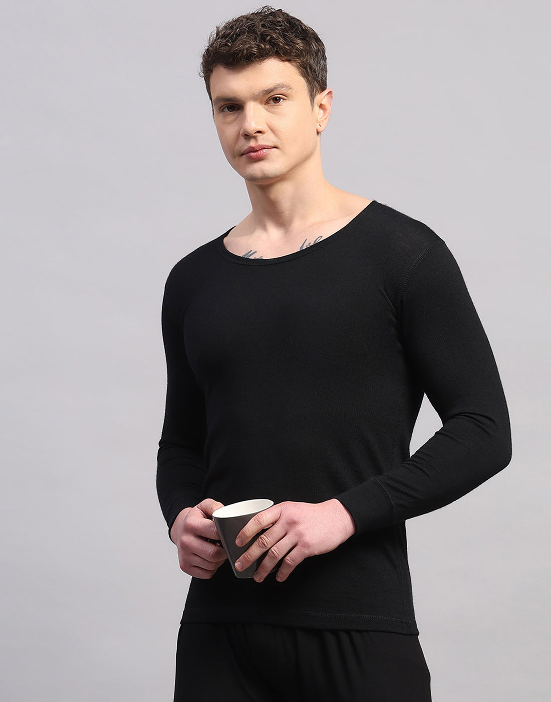 Men Black Solid Round Neck Full Sleeve Thermal Vest