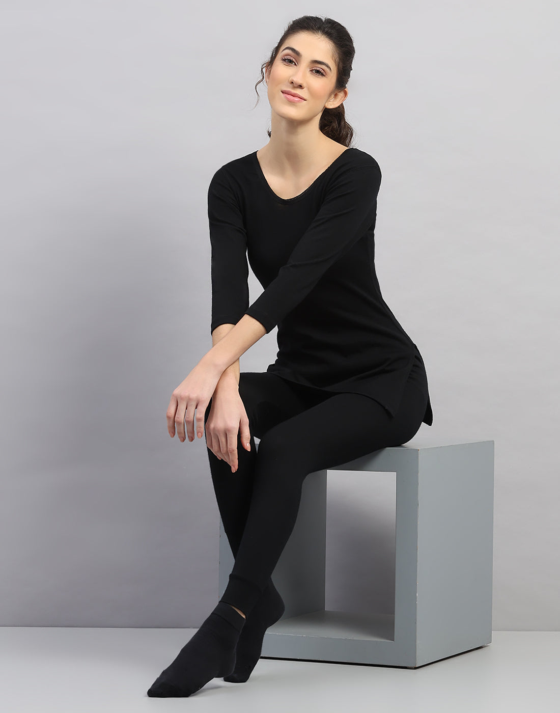 Women Black Solid V Neck 3/4th Sleeve Thermal Vest