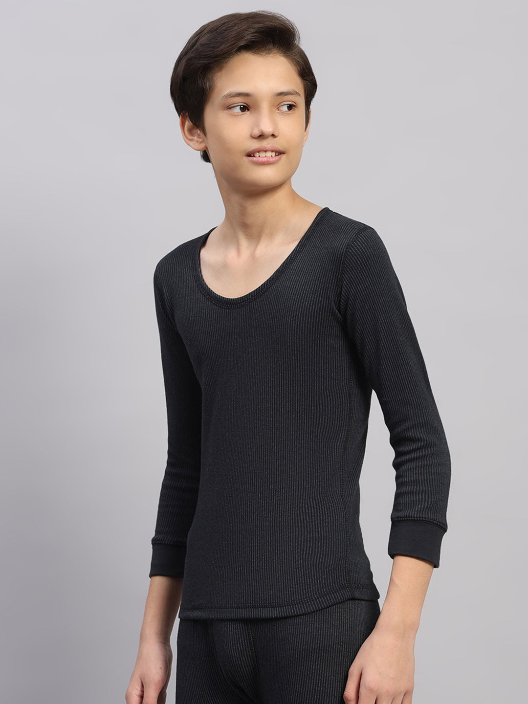 Kids Black Solid Round Neck Full Sleeve Thermal Vest